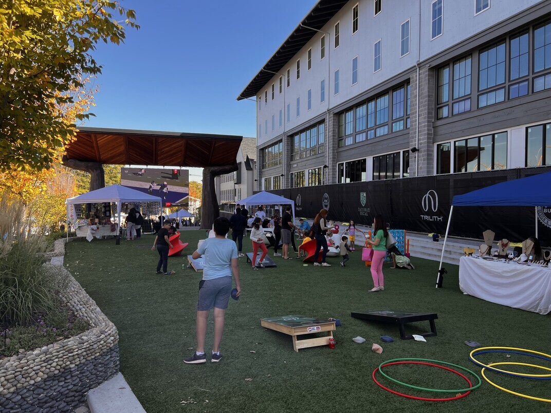 Fairway Social Trilith