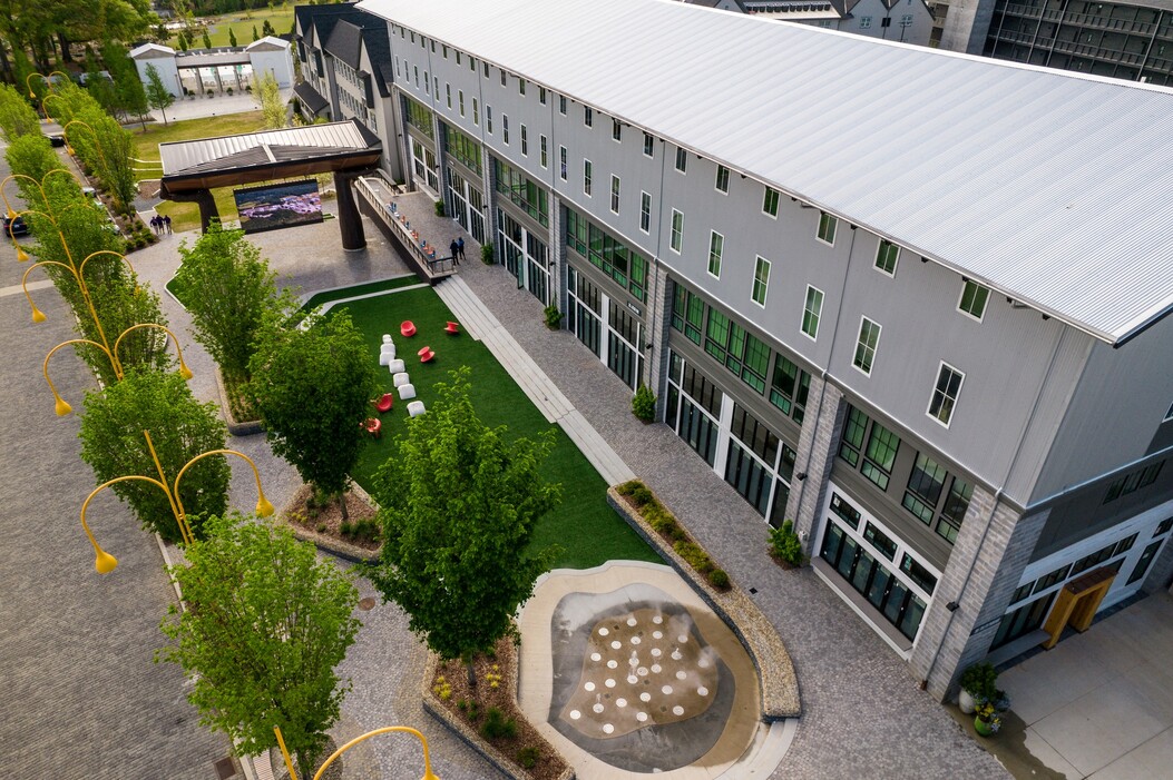 Fairway Social Trilith